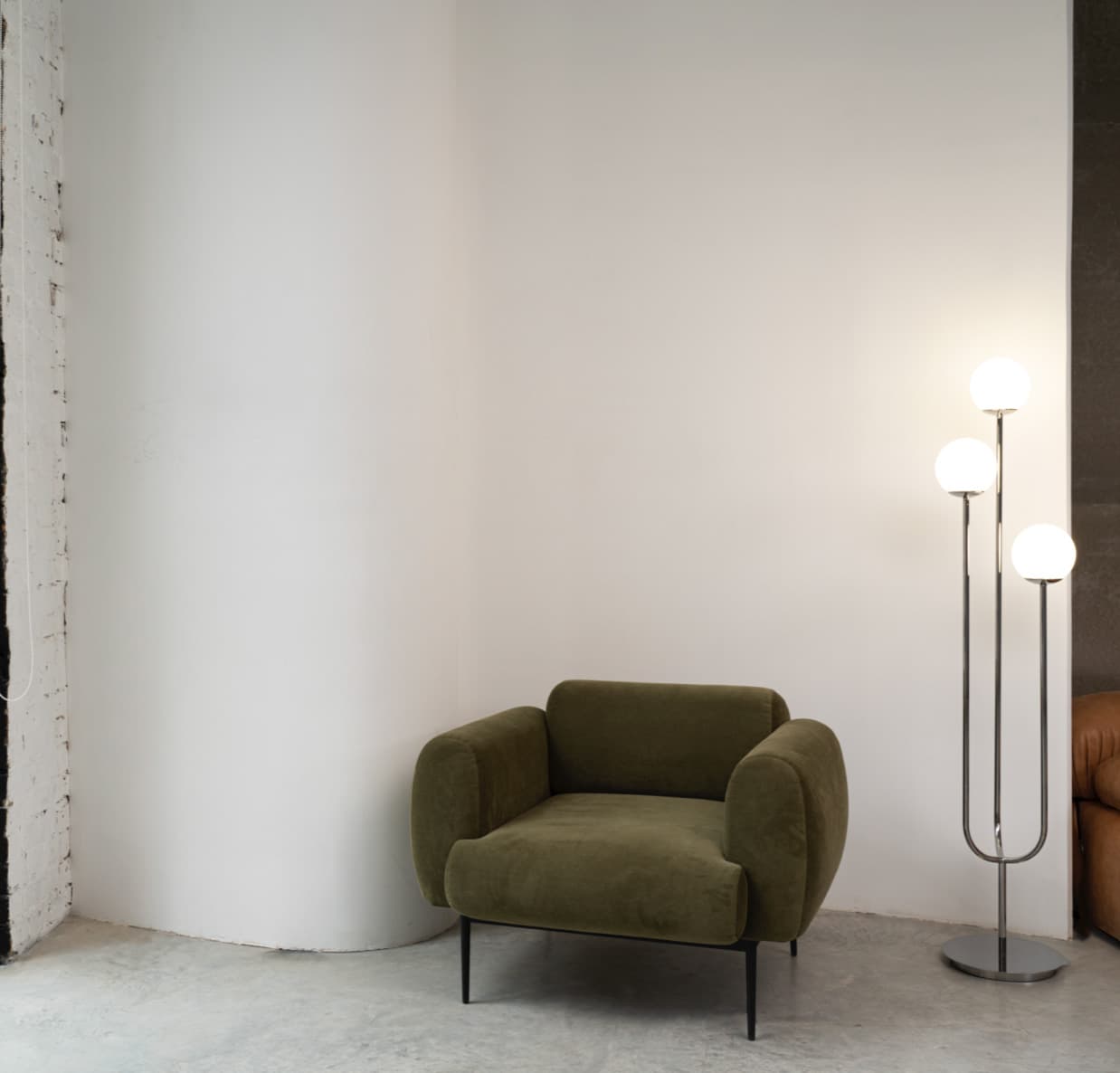 Minilalistic Reading Space